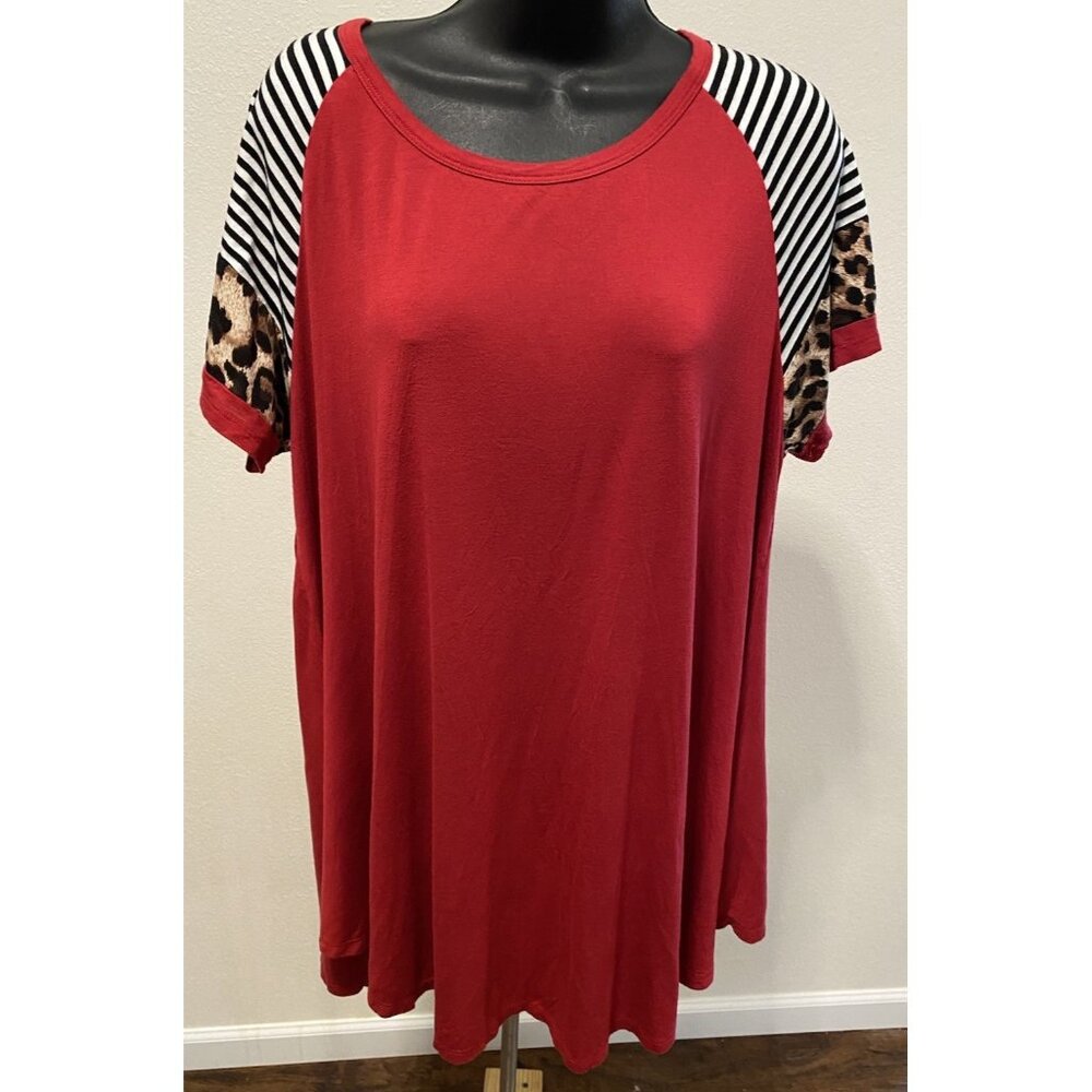 Monnuro Womens Size 1X Top/Tunic Short Sleeve